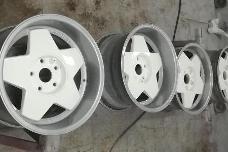 Die Felgen machen das Auto. Leider werden für tolle Felgen für den W126 schnell vierstellige Summen aufgerufen. Die Low-Budg...