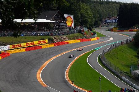 Fernando Alonso - Ferrari 150 Italia - Mark Webber - Red Bull RB7 - GP Belgien 2011 - Spa