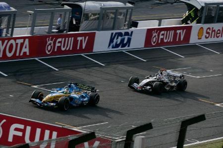 Fernando Alonso - Renault R25 - Kimi Räikkonen - McLaren MP4-20 - GP Japan 2005 - Suzuka