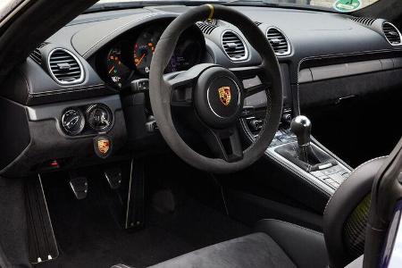 Porsche 718 Cayman GT4, Interieur