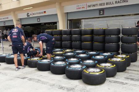 Safety Car - Formel 1 - GP Bahrain - Sakhir - 3. April 2014ety-Car