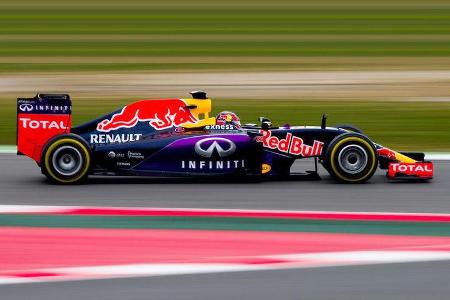 Red Bull RB11 - Filmtag - Barcelona - F1 2015