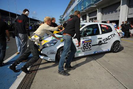 Renault Clio, VLN, Boxenstopp