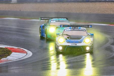 Um Porsche war es zu Beginn recht ruhig - das Top-Quali lief nicht ganz wie erhofft. KCMG-Pilot Dennis Olsen lag zu Beginn n...