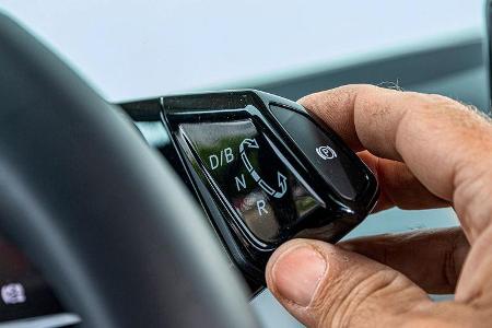 Hyundai Ioniq Elektro, Kia e-Niro, Tesla Model 3, VW ID.3