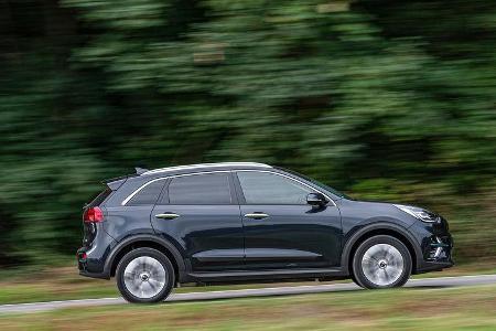 Hyundai Ioniq Elektro, Kia e-Niro, Tesla Model 3, VW ID.3