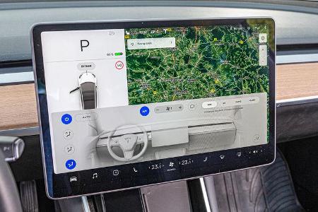 Hyundai Ioniq Elektro, Kia e-Niro, Tesla Model 3, VW ID.3