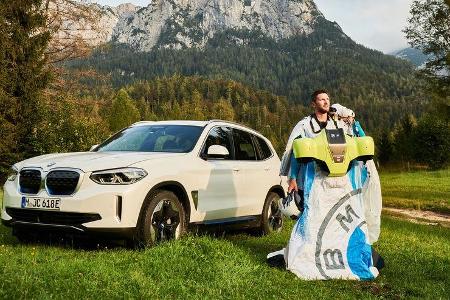 Elektro Wingsuit Peter Salzmann BMW