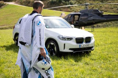 Elektro Wingsuit Peter Salzmann BMW