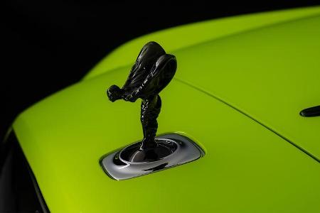 Rolls-Royce Neon Nights Wraith Dawn Cullinan