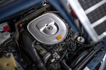 Mercedes 500 SEL W126, Motorraum
