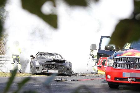 Erlknig Mercedes SLS AMG Black Series Unfall abgebrannt