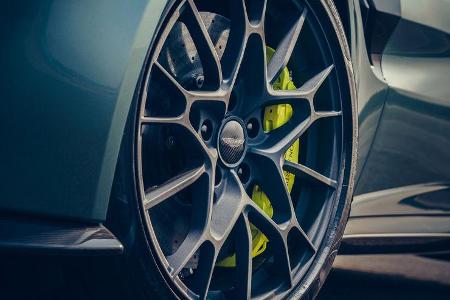 Aston Martin Vantage AMR
