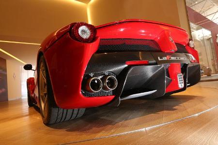 Ferrari LaFerrari, Auspuff, Endrohre