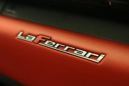 Ferrari LaFerrari, Schriftzug