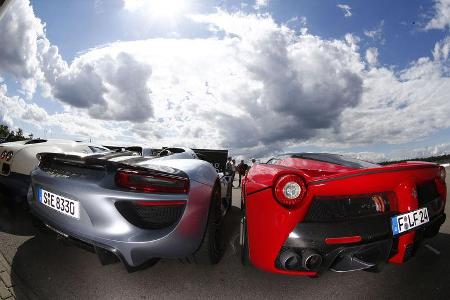 Bugatti Veyron Super Sport, Ferrari LaFerrari, Porsche 918 Spyder