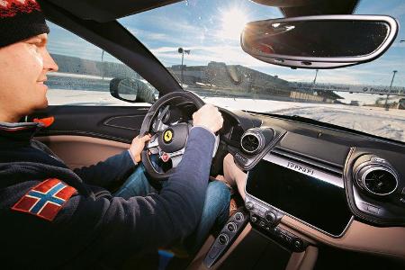 Ferrari GTC4 Lusso, Cockpit