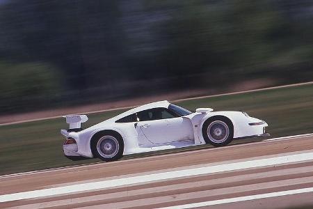 Die übrigen Modelle basieren auf der 996er-Variante mit den berühmt berüchtigten Spiegeleier-Leuchten.
