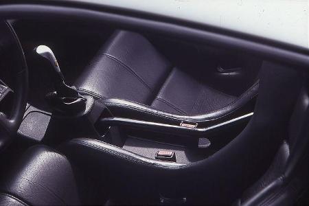 Damit stellt der Porsche von vornherein klar, wessen Geistes Kind er ist und was er will.