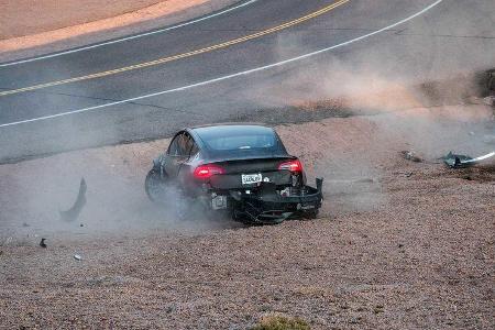 Tesla Model 3 Unplugged Performance Joshua Allan Pikes Peak crash (2020)