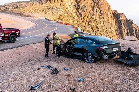 Tesla Model 3 Unplugged Performance Joshua Allan Pikes Peak crash (2020)