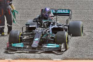 Vettel im Pech, Hamilton im Kies