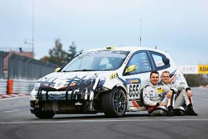Groneck-Brüder im Renault Clio sind Meister