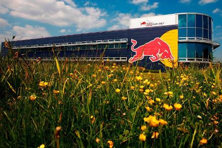 Red Bull - Milton Keynes - Fabrik