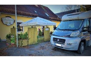 Restaurant-Essen im eigenen Camper genießen