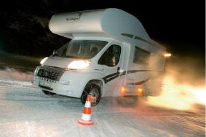 Matten, Rampen, Ketten und Autosocken