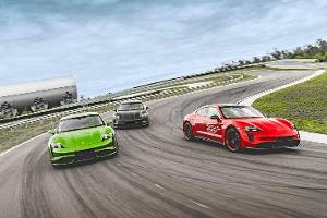 Porsche mit Doppel-Sieg