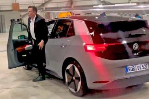 Mr. Tesla im VW, Mr. VW im Tesla