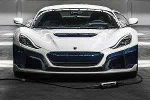 Kroatisches Hypercar mit Schweizer Ladekabel