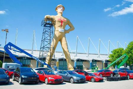 Elon Musk Statue in Tulsa/Oklahoma