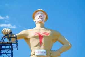 Elon Musk bekommt 23-Meter-Statue