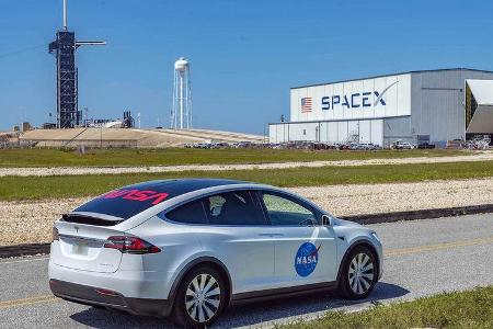 Tesla Model X SpaceX Nasa