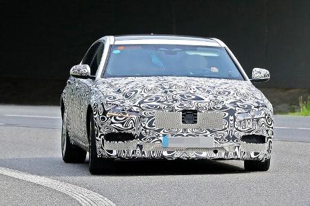 Jaguar XF LWB Erlkönig
