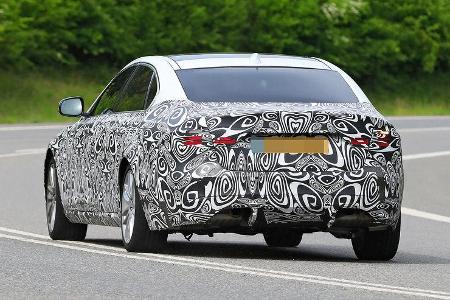 Jaguar XF LWB Erlkönig