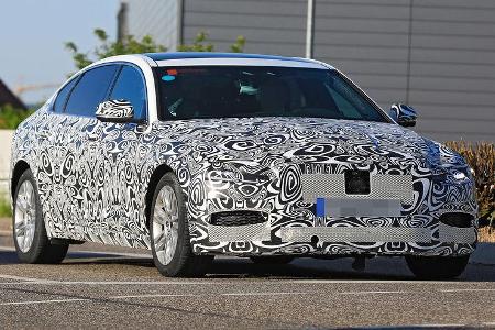 Jaguar XF LWB Erlkönig