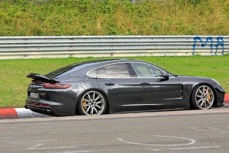 Erlkönig Porsche Panamera Turbo 820 PS