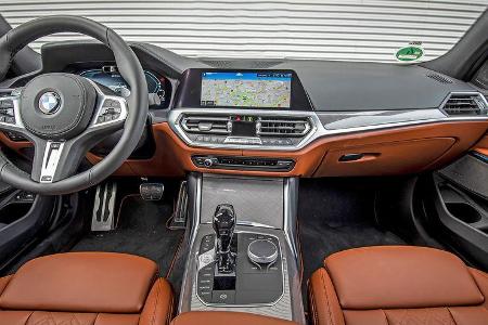 BMW 330e, Interieur