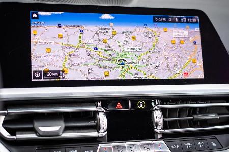 BMW 330e, Interieur