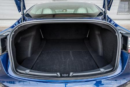 Tesla Model 3, Interieur