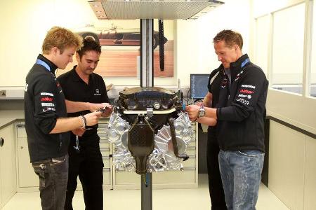 Mercedes GP Motoren Schumacher Rosberg 2011