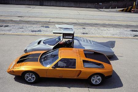 Hinter dem Mercedes-Benz C111 parkt hier der C111-IV, mit dem Mercedes-Benz zahlreiche Rekorde aufstellte.