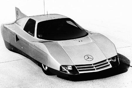 Mercedes-Benz C111 III, das Nardo-Diesel-Rekordfahrzeug von 1978. Die Flunder mit der auffälligen Heckfinne wird von einem F...