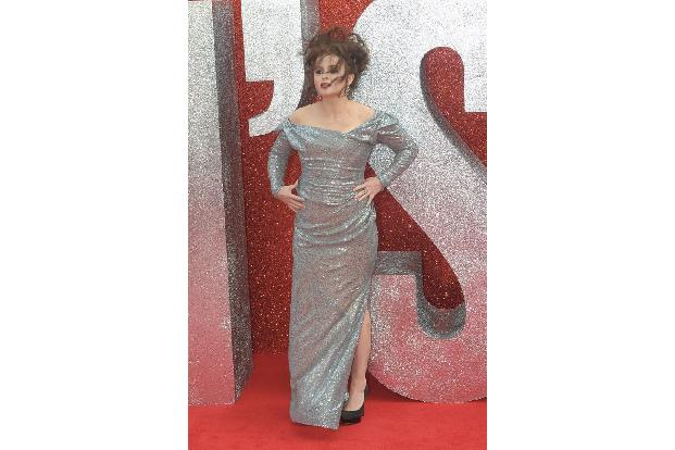 ...sieht Helena Bonham-Carter genauso und ist auch nicht sonderlich besorgt um das Gefühl des Britsch-Seins: 