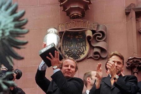 Er hatte es allen Kritiker gezeigt und 1996 endlich einen Titel mit der deutschen Nationalmannschaft eingefahren. Auf dem Fr...
