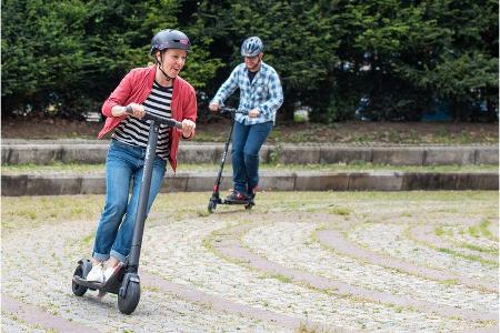 E-Scooter Elektro Tretroller Test Vergleich BMW X2 City Metz Moover Xiaomi M365 Moovi Ninebot ES2