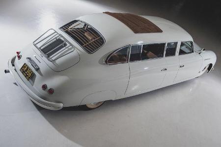 Zur Sammlung gehörte zum Beispiel diese 356 Limousine mit verlängerter Karosserie und vier Türen. Ein Bieter erwarb den Vier...